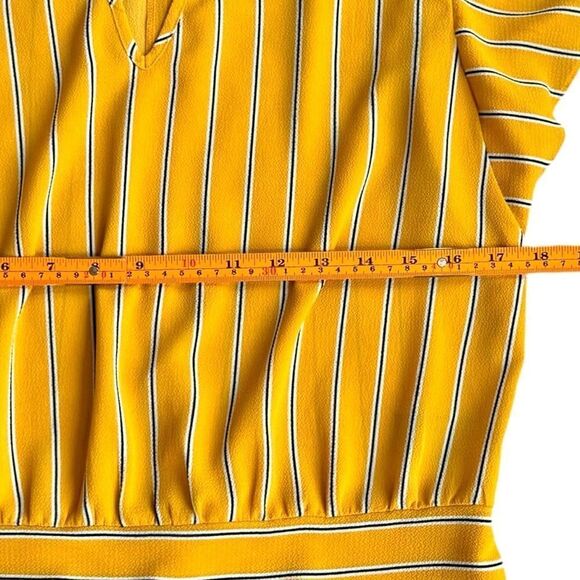 IZ Byer Yellow Striped Short Sleeve Crop Keyhole Front Tie Back Blouse. Large. - Picture 3 of 8